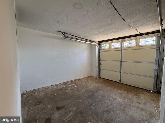 1600 FOX CHASE RD, Philadelphia, PA 19152