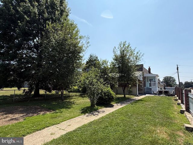 1600 FOX CHASE RD, Philadelphia, PA 19152