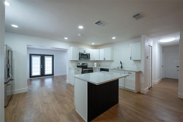 5248 KING STREET, Zephyrhills, FL 33542