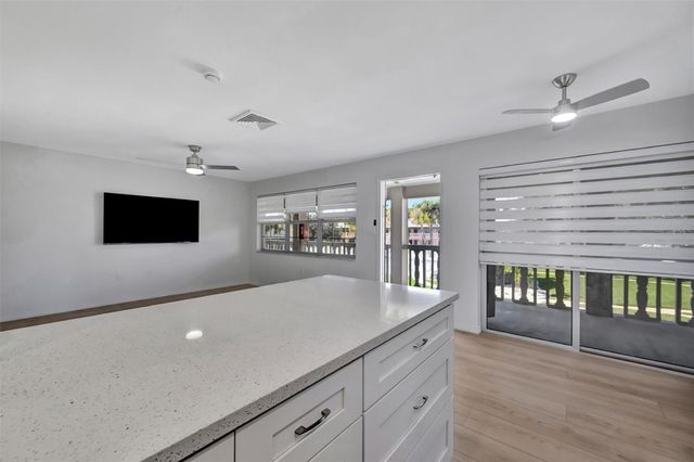 650 PINELLAS POINT DRIVE S 216, St Petersburg, FL 33705
