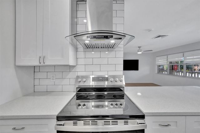 650 PINELLAS POINT DRIVE S 216, St Petersburg, FL 33705