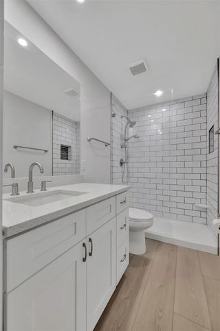 650 PINELLAS POINT DRIVE S 216, St Petersburg, FL 33705
