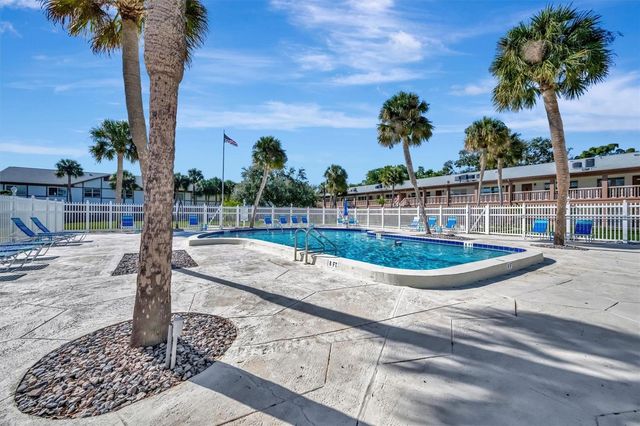 650 PINELLAS POINT DRIVE S 216, St Petersburg, FL 33705
