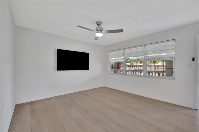 650 PINELLAS POINT DRIVE S 216, St Petersburg, FL 33705