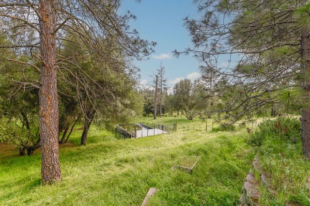 3090 Horseshoe Bend Rd, Somerset, CA 95684
