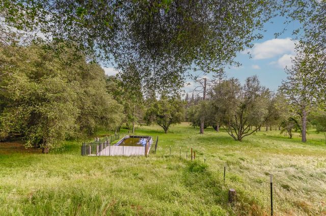 3090 Horseshoe Bend Rd, Somerset, CA 95684