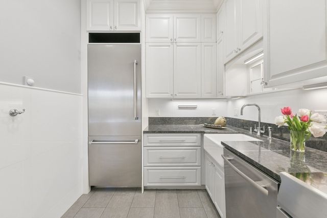 160 Commonwealth Avenue 414, Boston, MA 02116