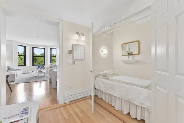 160 Commonwealth Avenue 414, Boston, MA 02116