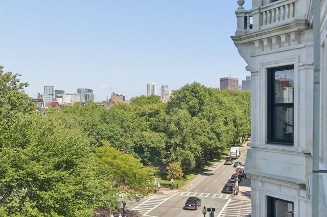 160 Commonwealth Avenue 414, Boston, MA 02116