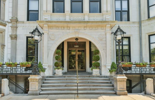 160 Commonwealth Avenue 414, Boston, MA 02116