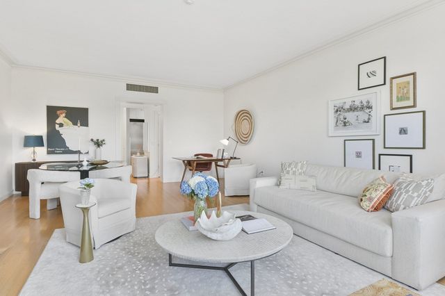 160 Commonwealth Avenue 414, Boston, MA 02116