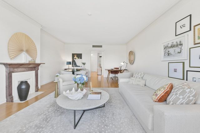 160 Commonwealth Avenue 414, Boston, MA 02116