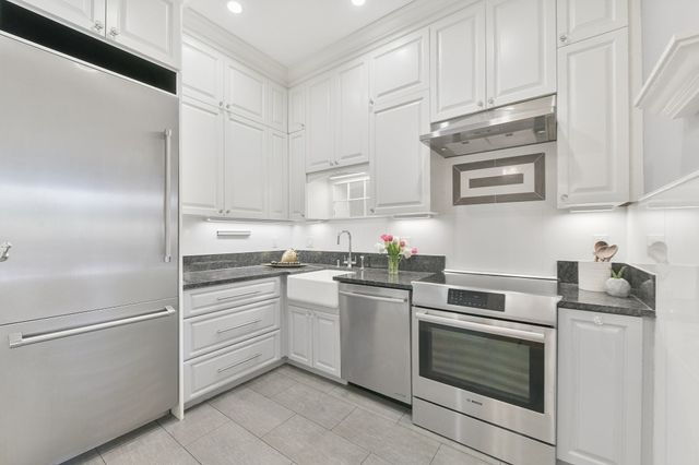 160 Commonwealth Avenue 414, Boston, MA 02116