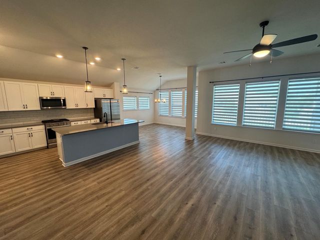 1136 Olympic LN, Kyle, TX 78640