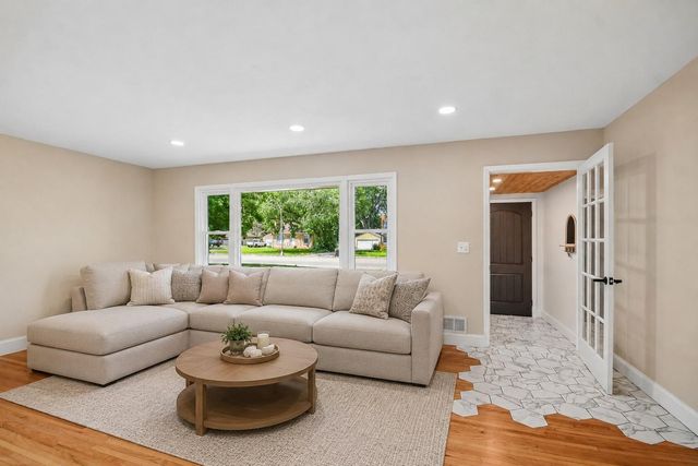 6927 Nicollet Avenue, Richfield, MN 55423