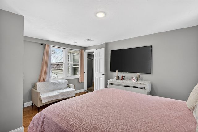 28 Clinton St, Brockton, MA 02302