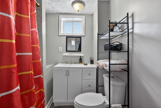 28 Clinton St, Brockton, MA 02302