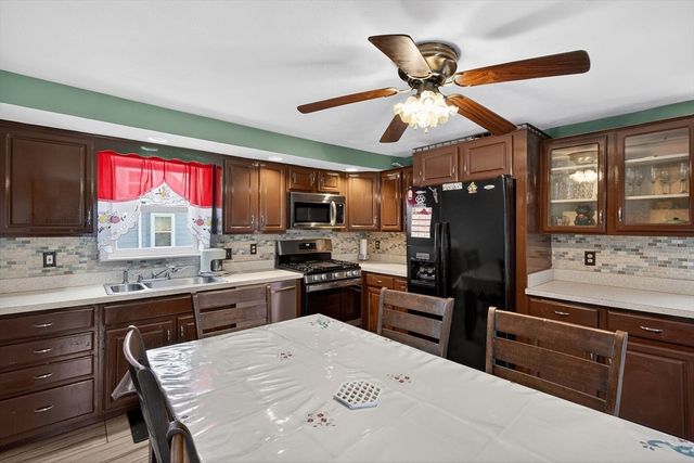 28 Clinton St, Brockton, MA 02302