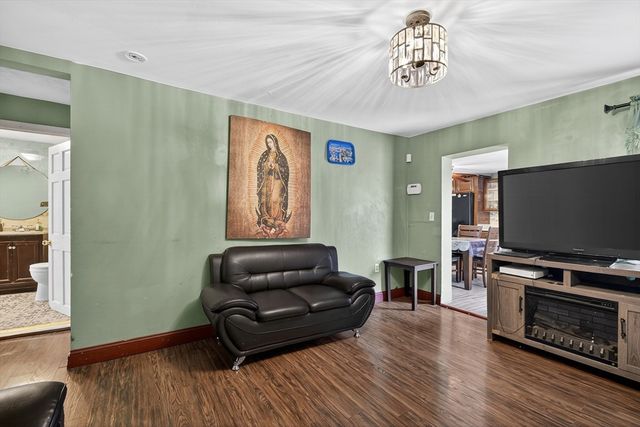 28 Clinton St, Brockton, MA 02302