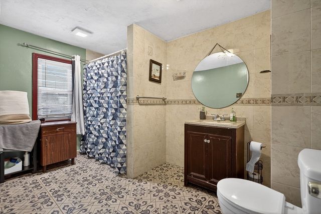 28 Clinton St, Brockton, MA 02302