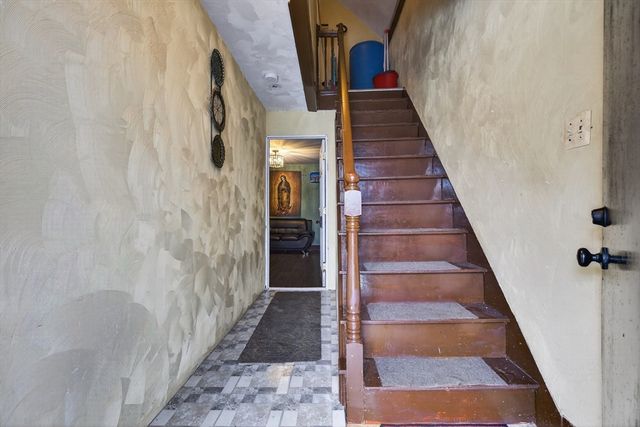 28 Clinton St, Brockton, MA 02302