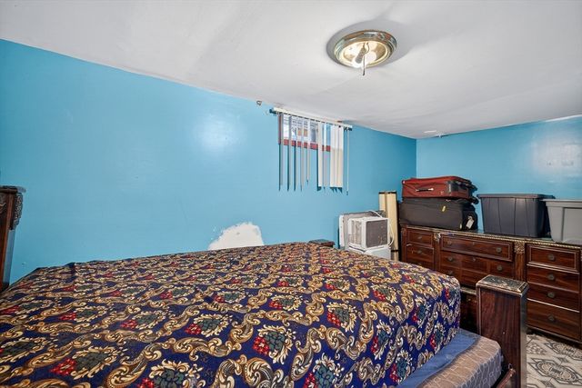 28 Clinton St, Brockton, MA 02302