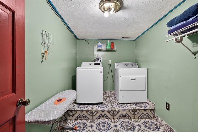 28 Clinton St, Brockton, MA 02302