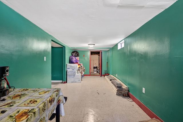 28 Clinton St, Brockton, MA 02302