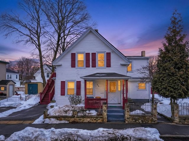 28 Clinton St, Brockton, MA 02302