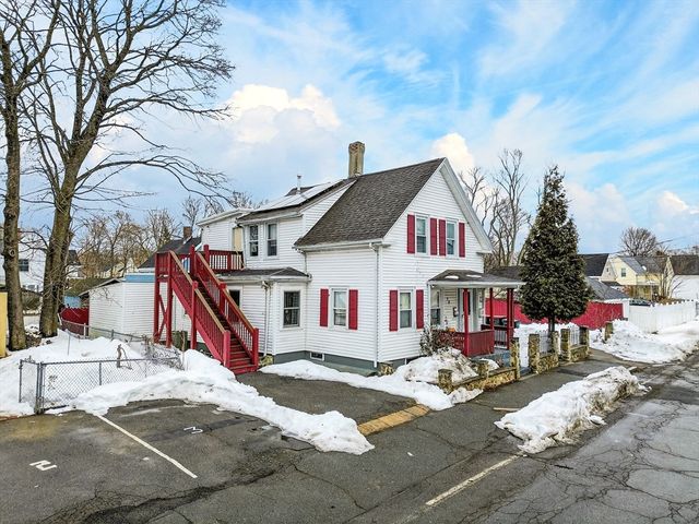 28 Clinton St, Brockton, MA 02302