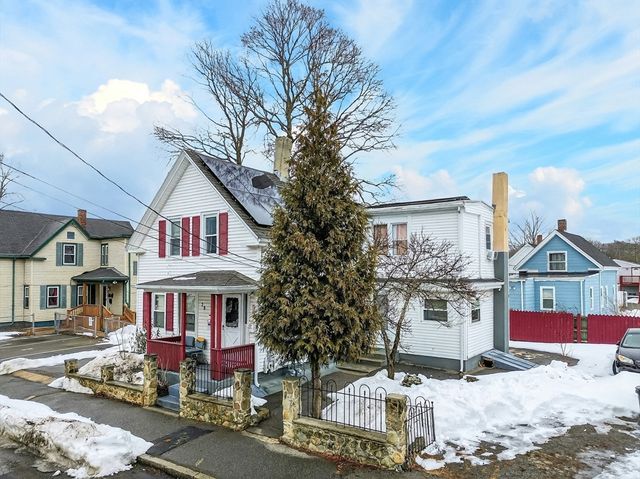 28 Clinton St, Brockton, MA 02302