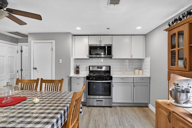 28 Clinton St, Brockton, MA 02302