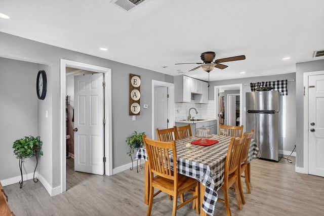 28 Clinton St, Brockton, MA 02302