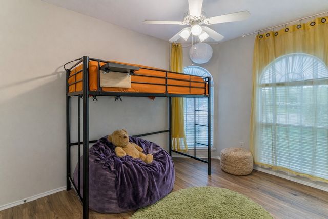 2521 Fairmont Drive, Grand Prairie, TX 75052