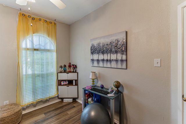 2521 Fairmont Drive, Grand Prairie, TX 75052