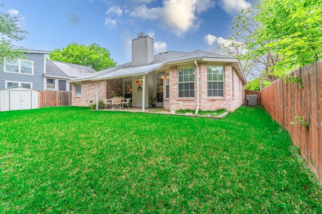 2521 Fairmont Drive, Grand Prairie, TX 75052