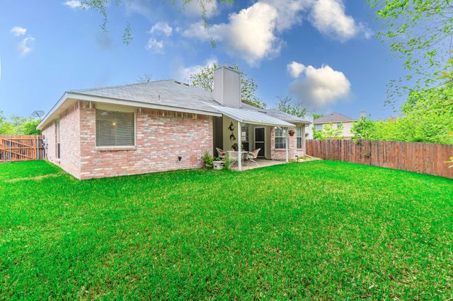 2521 Fairmont Drive, Grand Prairie, TX 75052