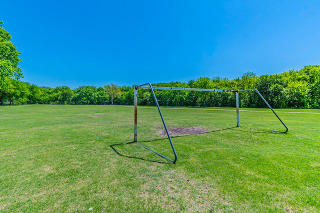 2521 Fairmont Drive, Grand Prairie, TX 75052