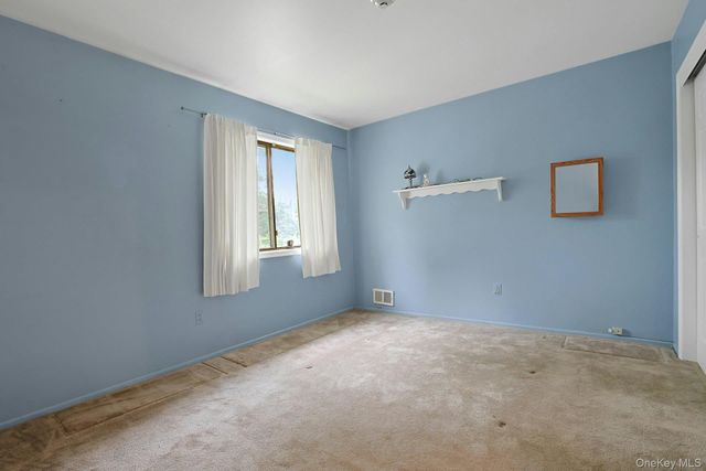 25 College Avenue 111, Nanuet, NY 10954