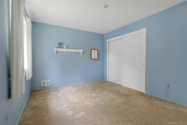 25 College Avenue 111, Nanuet, NY 10954