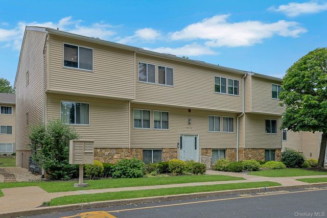 25 College Avenue 111, Nanuet, NY 10954