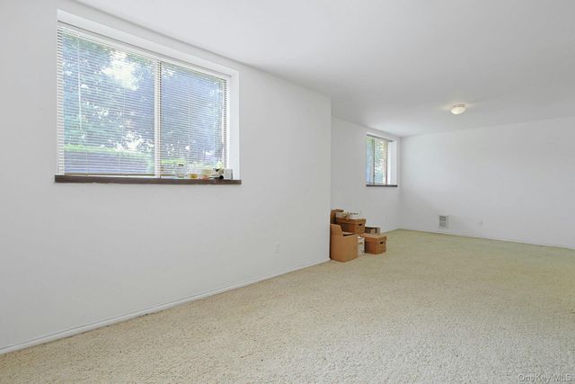 25 College Avenue 111, Nanuet, NY 10954