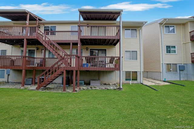 25 College Avenue 111, Nanuet, NY 10954