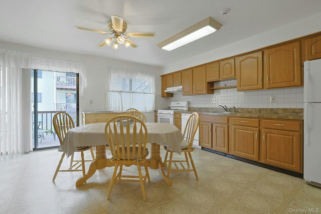 25 College Avenue 111, Nanuet, NY 10954