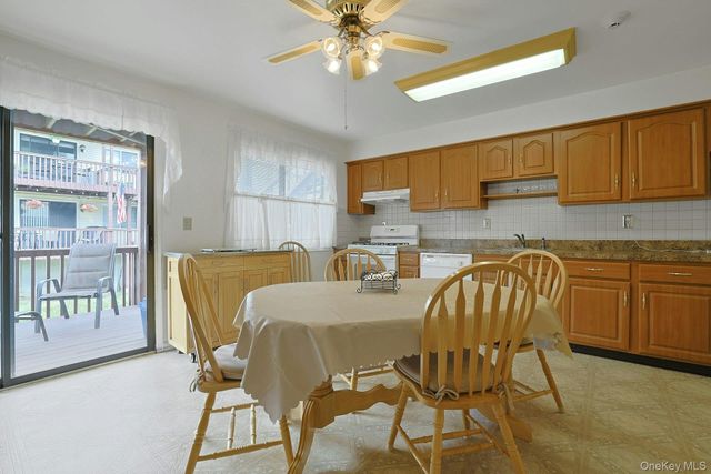 25 College Avenue 111, Nanuet, NY 10954