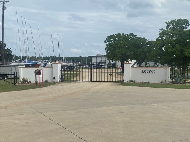 800 Fox Hollow Lane, Oak Point, TX 75068