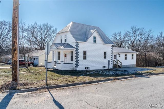 701 S 2nd Street, Owensville, MO 65066