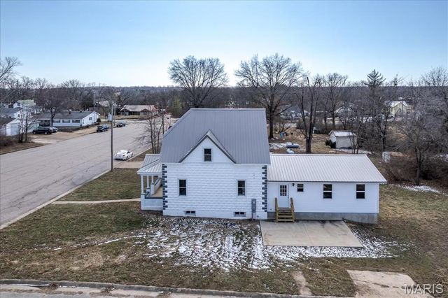 701 S 2nd Street, Owensville, MO 65066