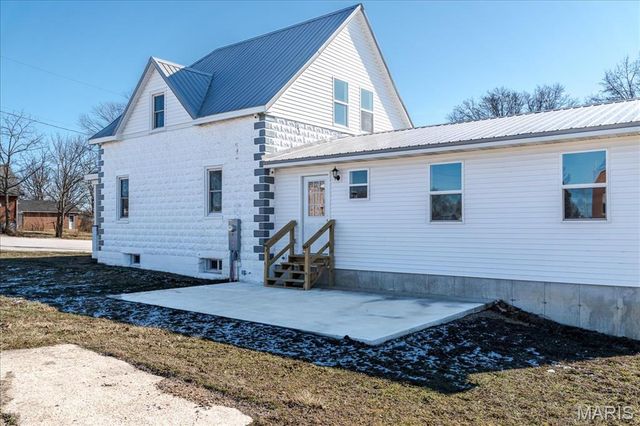 701 S 2nd Street, Owensville, MO 65066