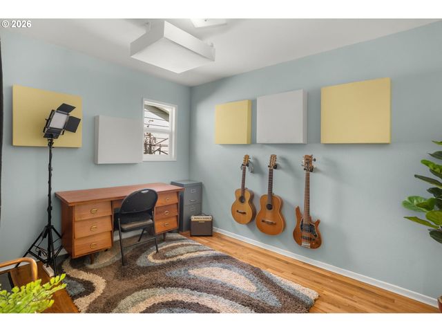 9945 N LOMBARD St, Portland, OR 97203